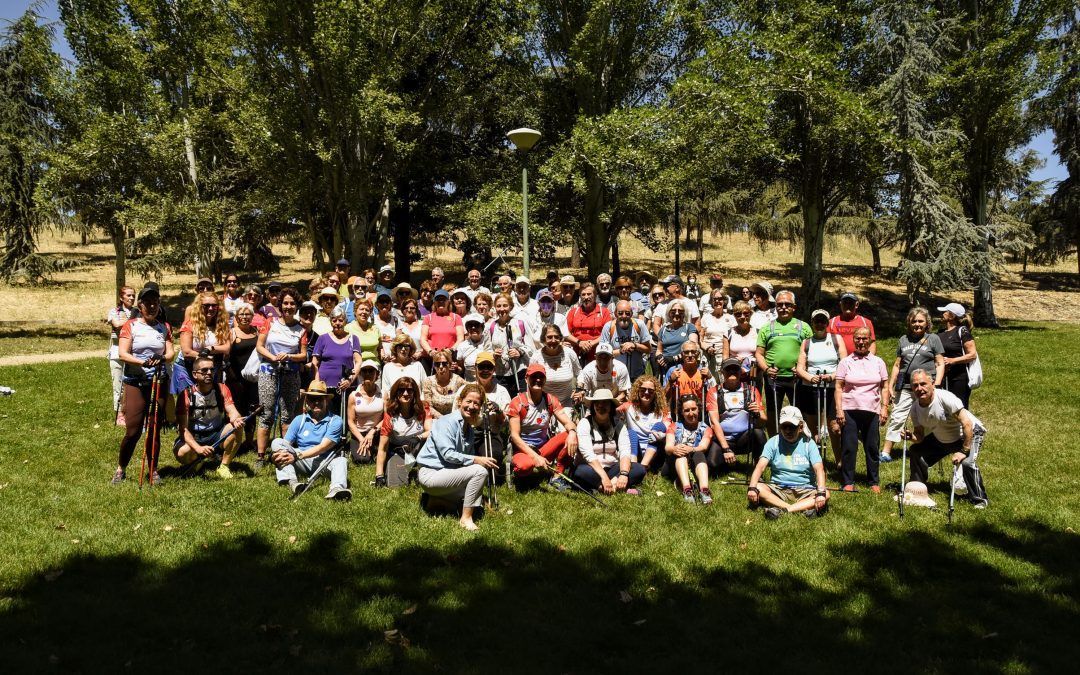 Marcha nórdica saludable para mayores por el municipio de Pozuelo de Alarcón